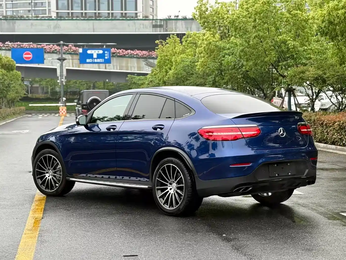 Mercedes-Benz GLC Coupe AMG 2017 AMG GLC 43 4MATIC Coupe SUV фото 7