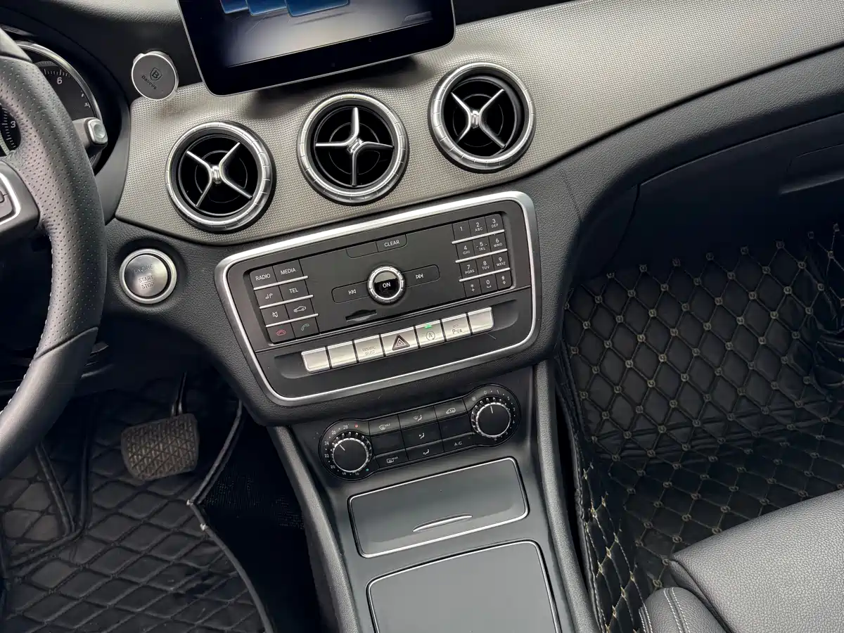 Mercedes-Benz CLA (Import) 2018 CLA 200 Dynamic Edition фото 11