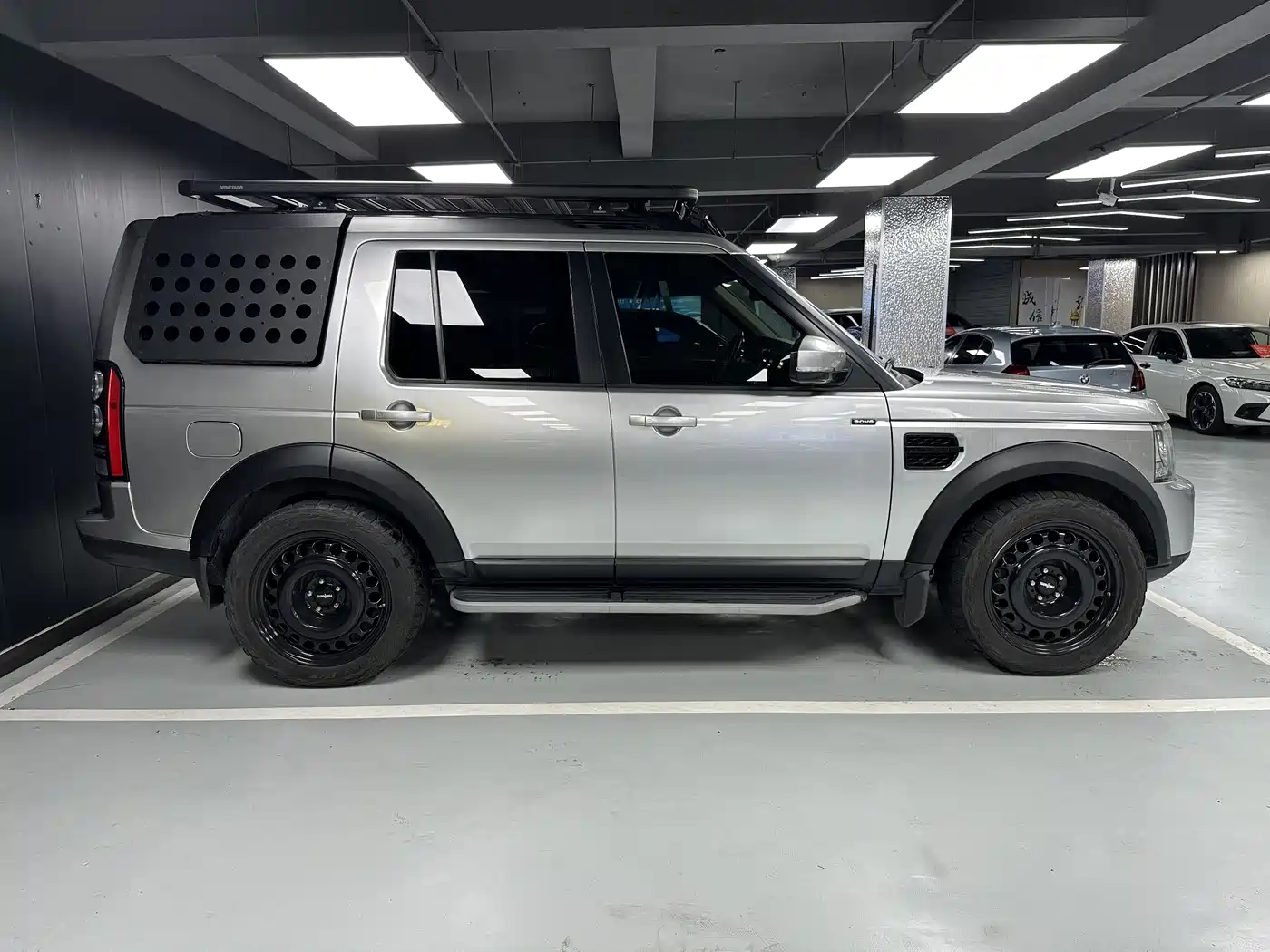 Land Rover Discovery 2016 3.0 SC V6 HSE фото 4