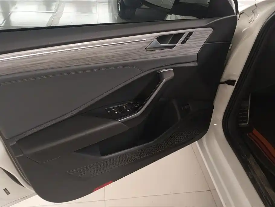 Volkswagen Sagitar 2023 300TSI DSG Leap Edition фото 7