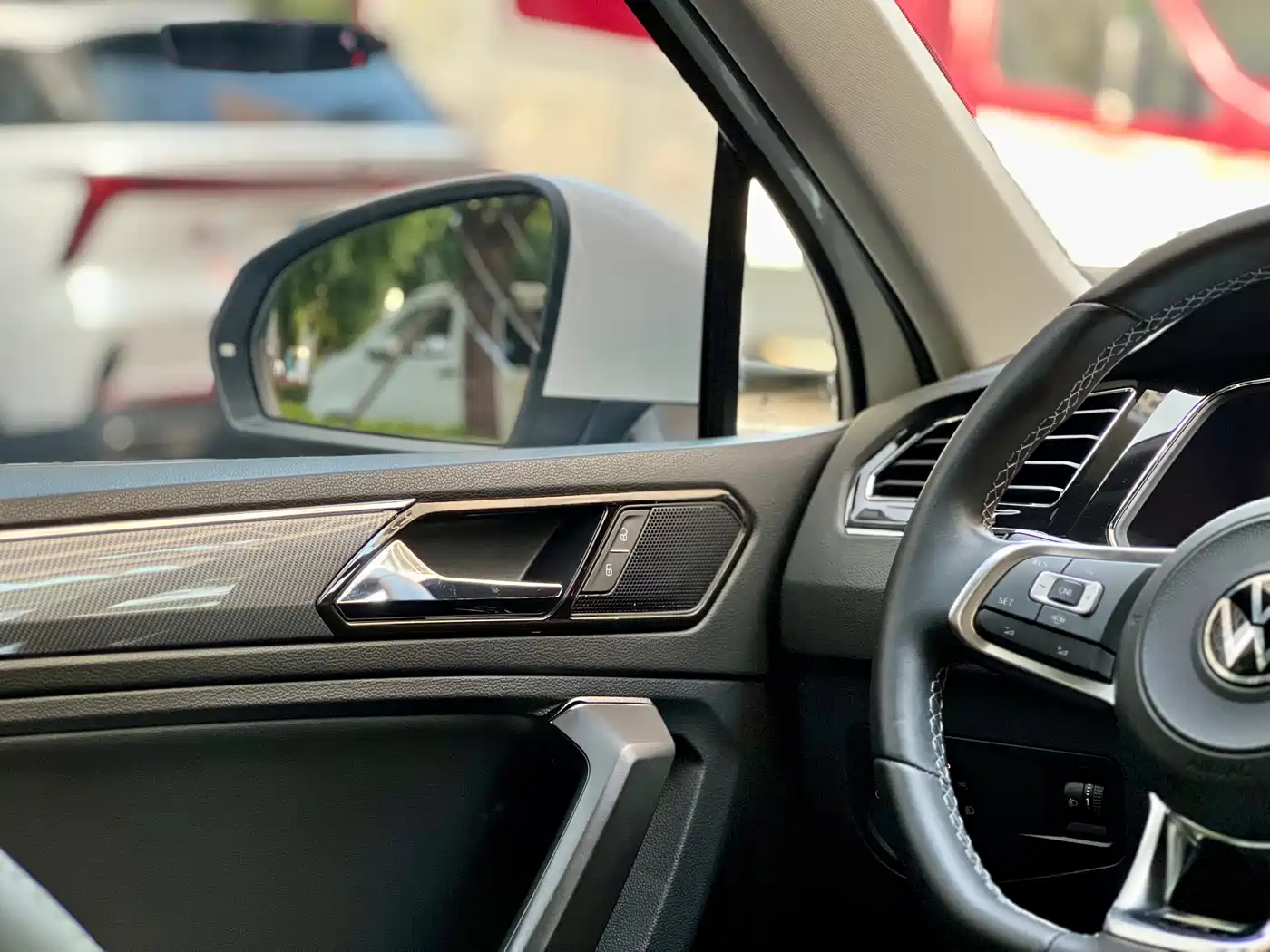 Volkswagen Tiguan L 2021 330TSI Automatic 2WD R-Line Premium фото 22