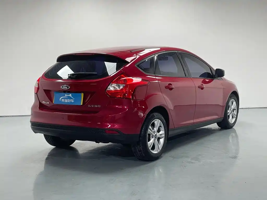 Фото 17 - Ford Focus