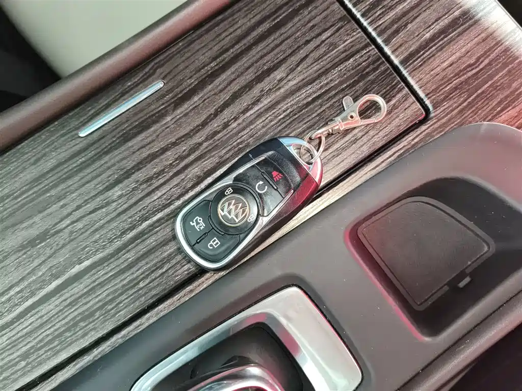 Buick LaCrosse 2016 Facelift 20T Leading фото 18