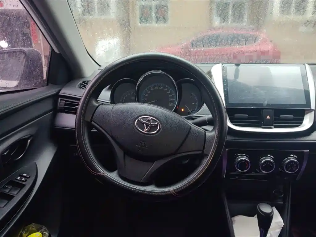 Toyota YARiS L Zhi Xiang 2017 1.5E CVT Charming Edition фото 3
