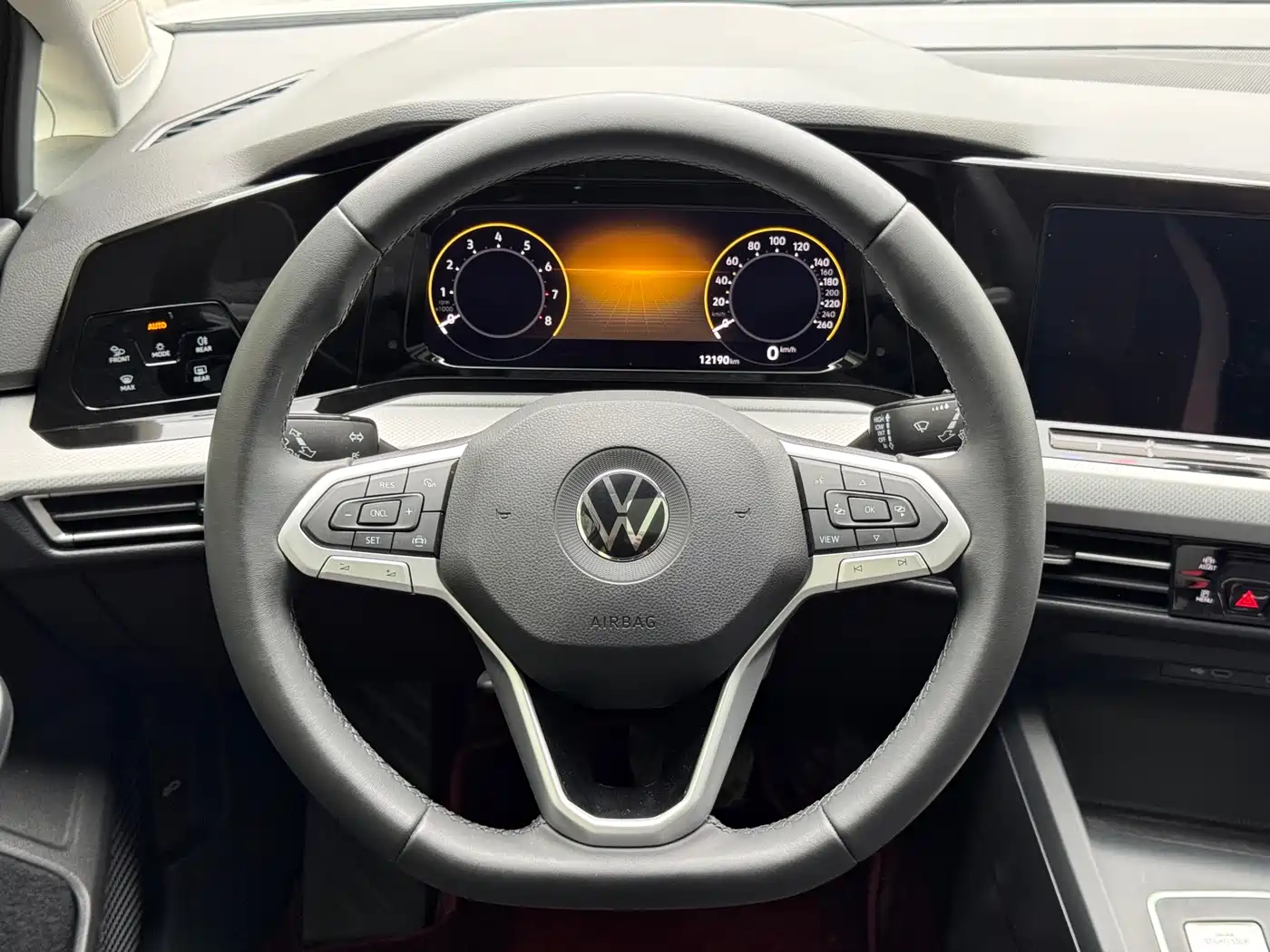 Volkswagen Golf 2024 280TSI DSG Pro 50th Anniversary Edition фото 8