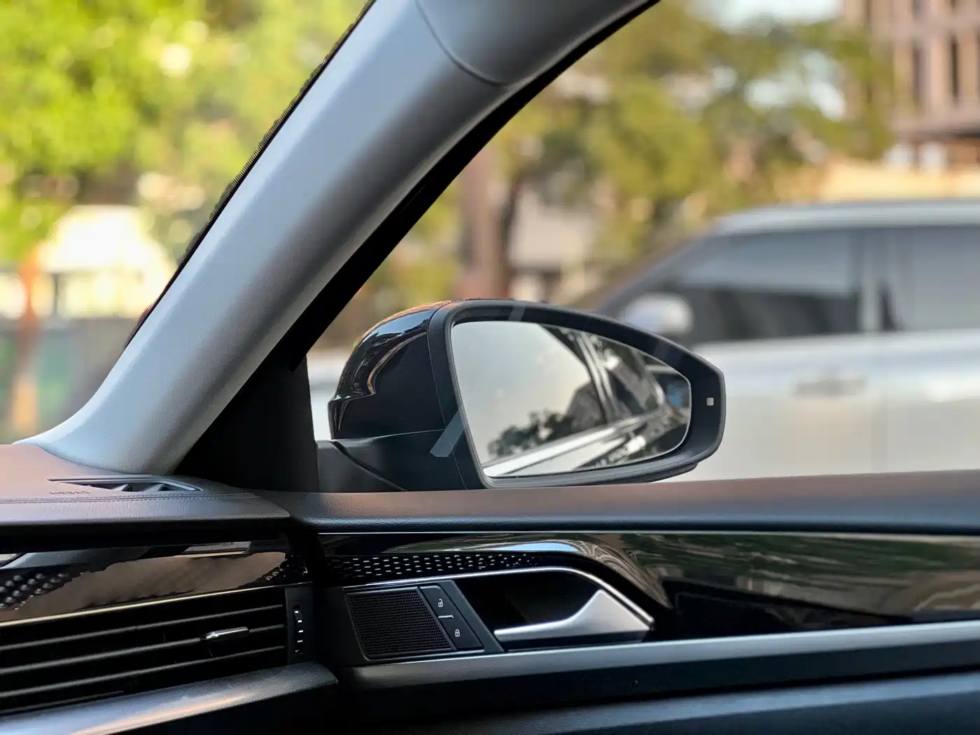 Volkswagen Passat 2023 Facelift 330TSI Starlight Elite Edition фото 8