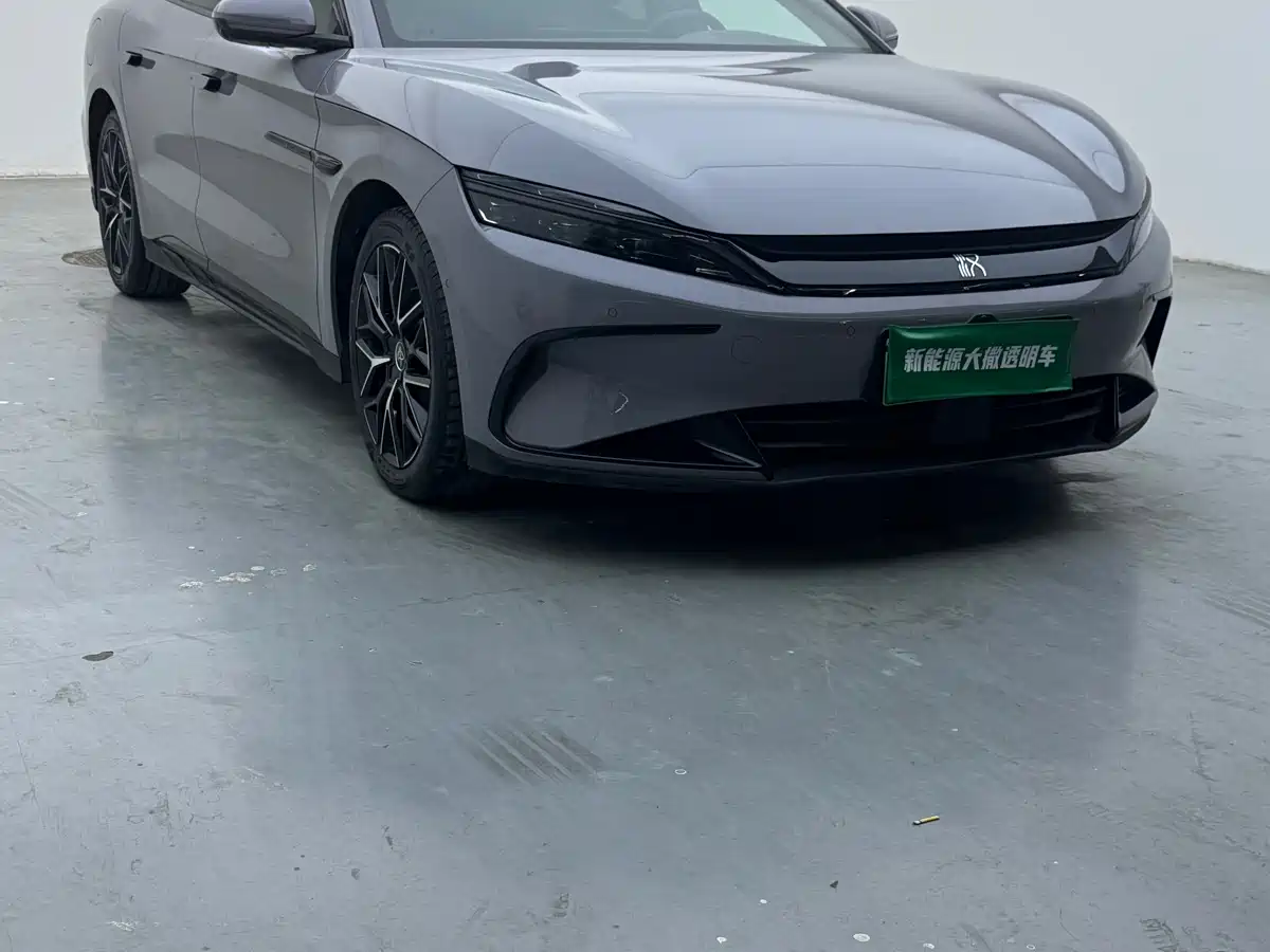 BYD Han 2025 DM-i Smart Driving Edition 125KM Honor