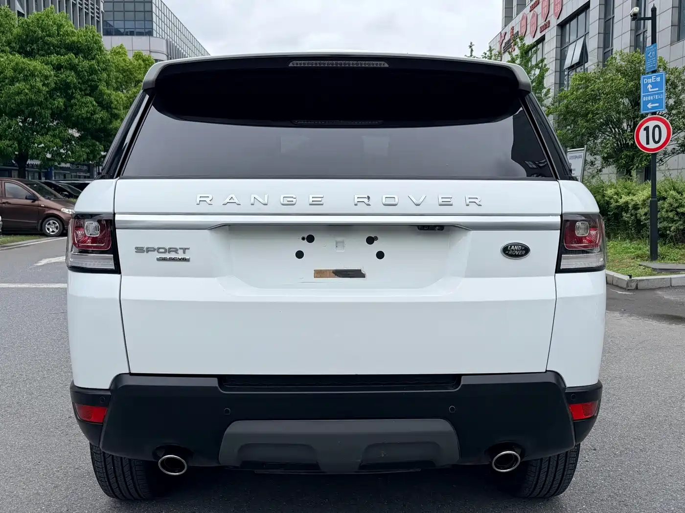 Land Rover Range Rover Sport 2016 Model 3.0 SC V6 SE фото 19