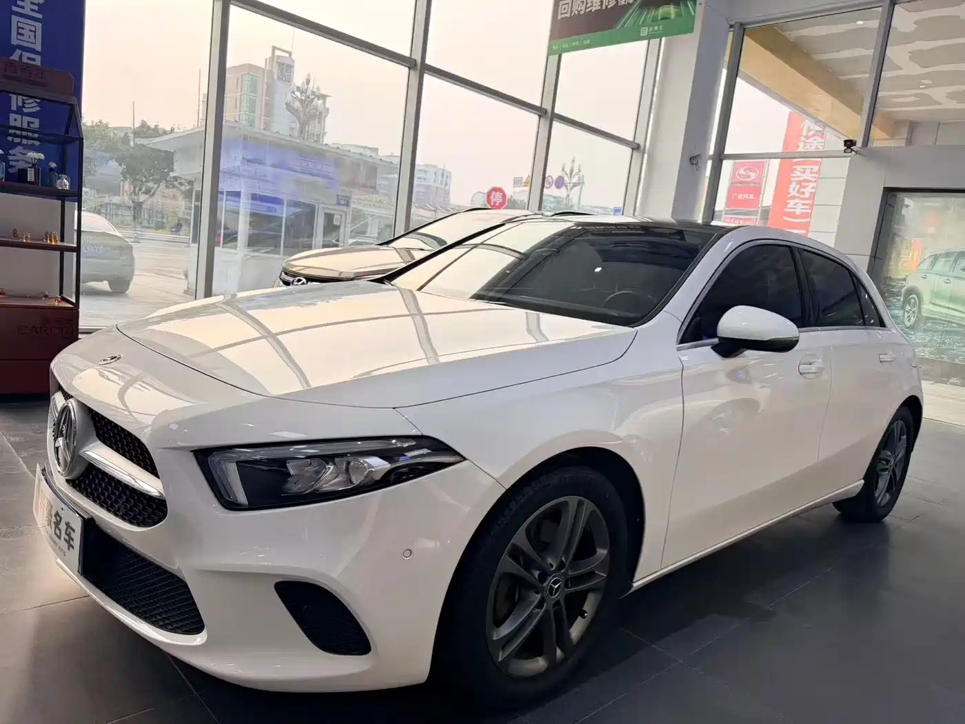Mercedes-Benz A-Class (Import) 2019 A 200 Dynamic Version фото 3
