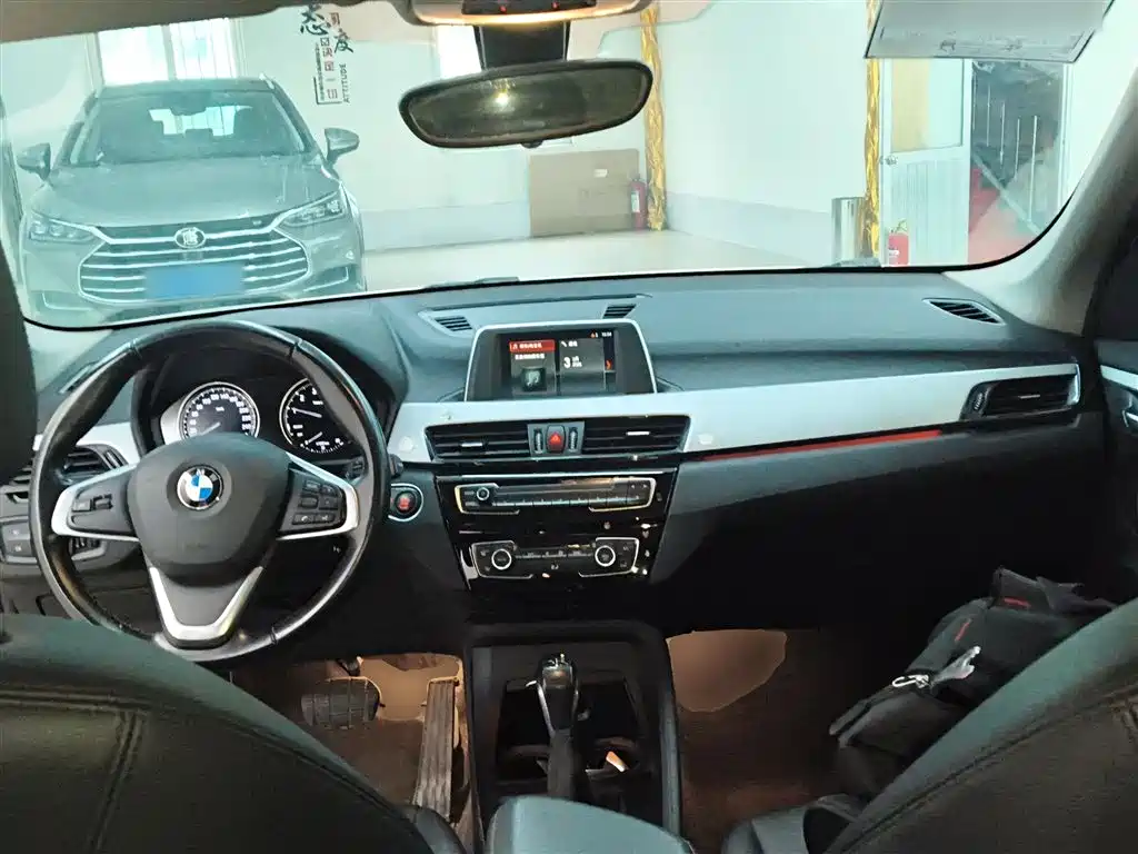 BMW X1 2019 sDrive18Li Fashion Model фото 6