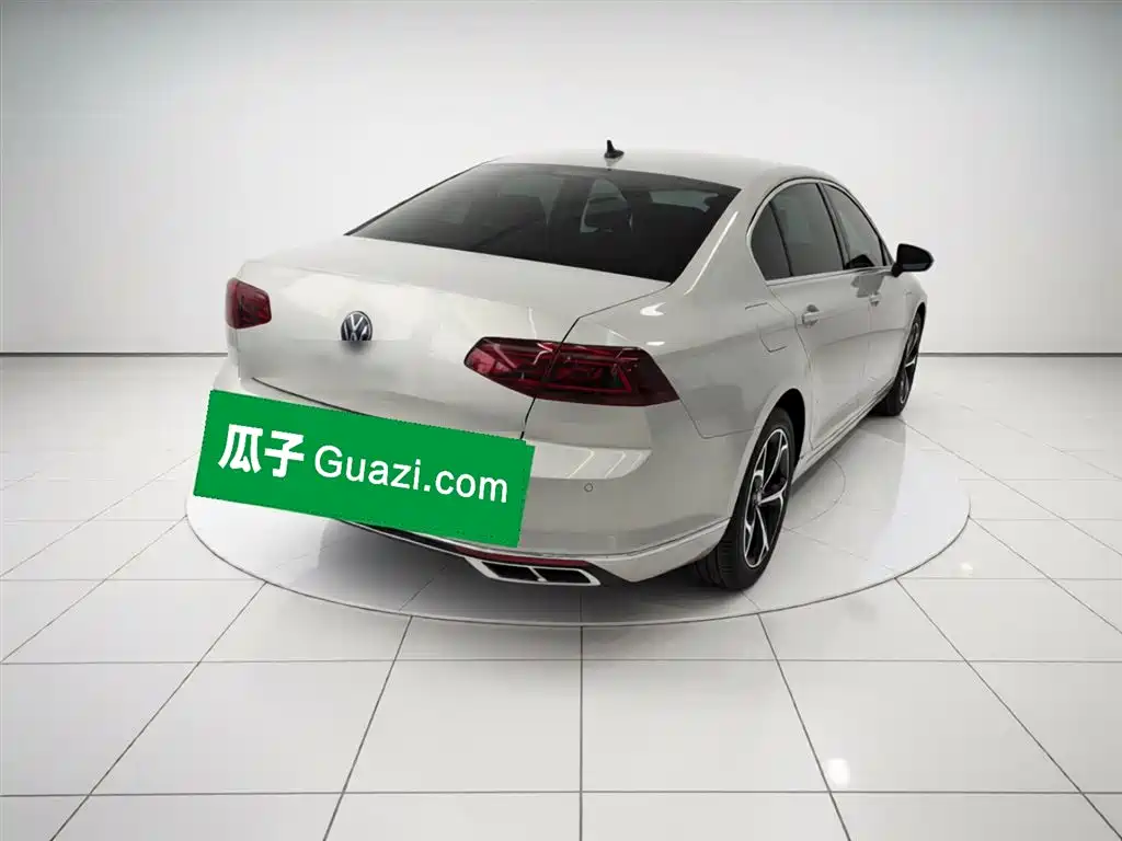 Volkswagen Magotan 2023 Model 2 Million Commemorative Edition 330TSI DSG Luxury фото 5