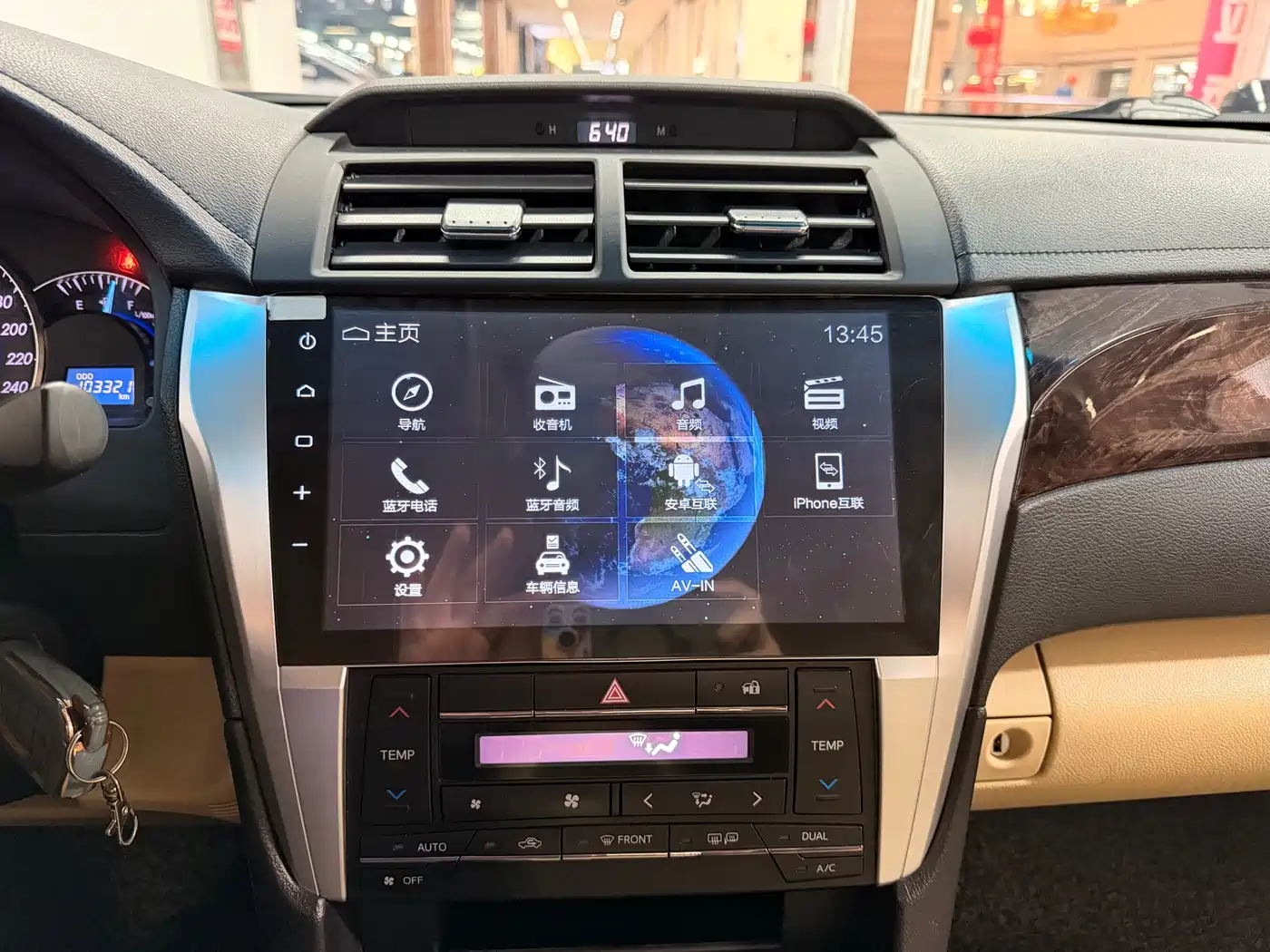 Toyota Camry 2015 2.0E Elite Edition фото 18
