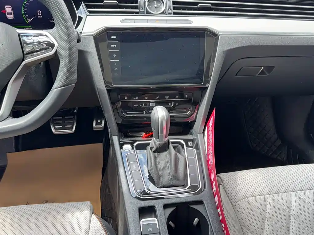 Volkswagen Magotan 2025 Facelift II Public Edition 330TSI DSG Luxury фото 23