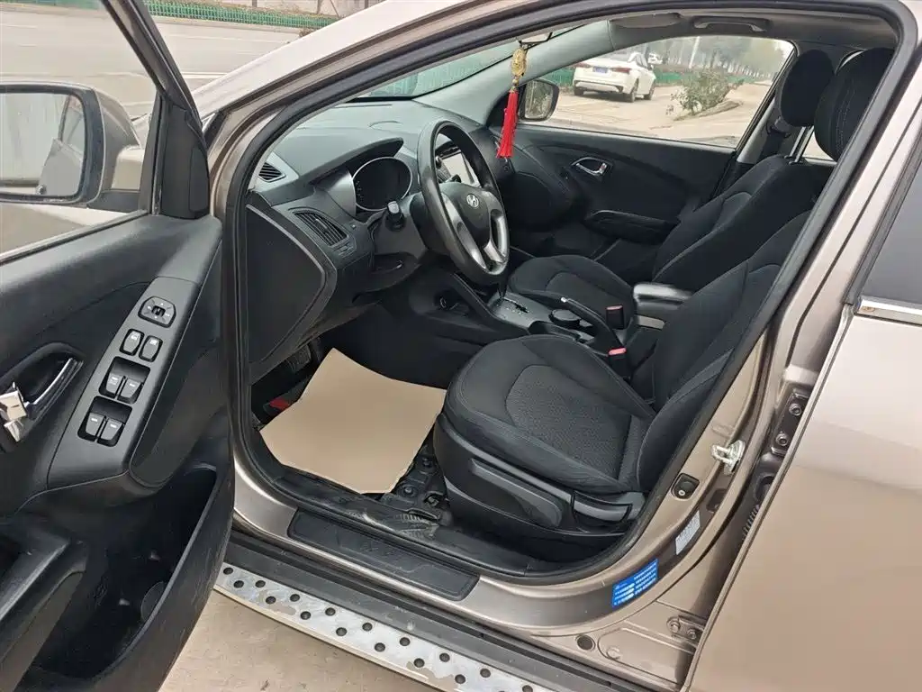 Hyundai Beijing Hyundai ix35 2015 2.0L Automatic 2WD Comfort China V фото 16