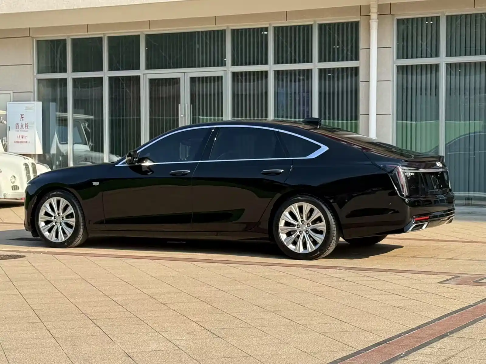 Фото 10 - Cadillac CT6