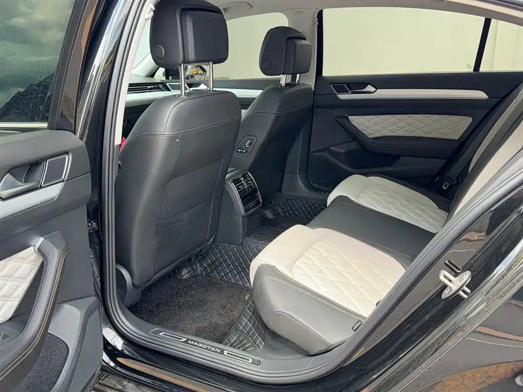 Volkswagen Magotan 2025 Facelift II Public Edition 330TSI DSG Luxury фото 17