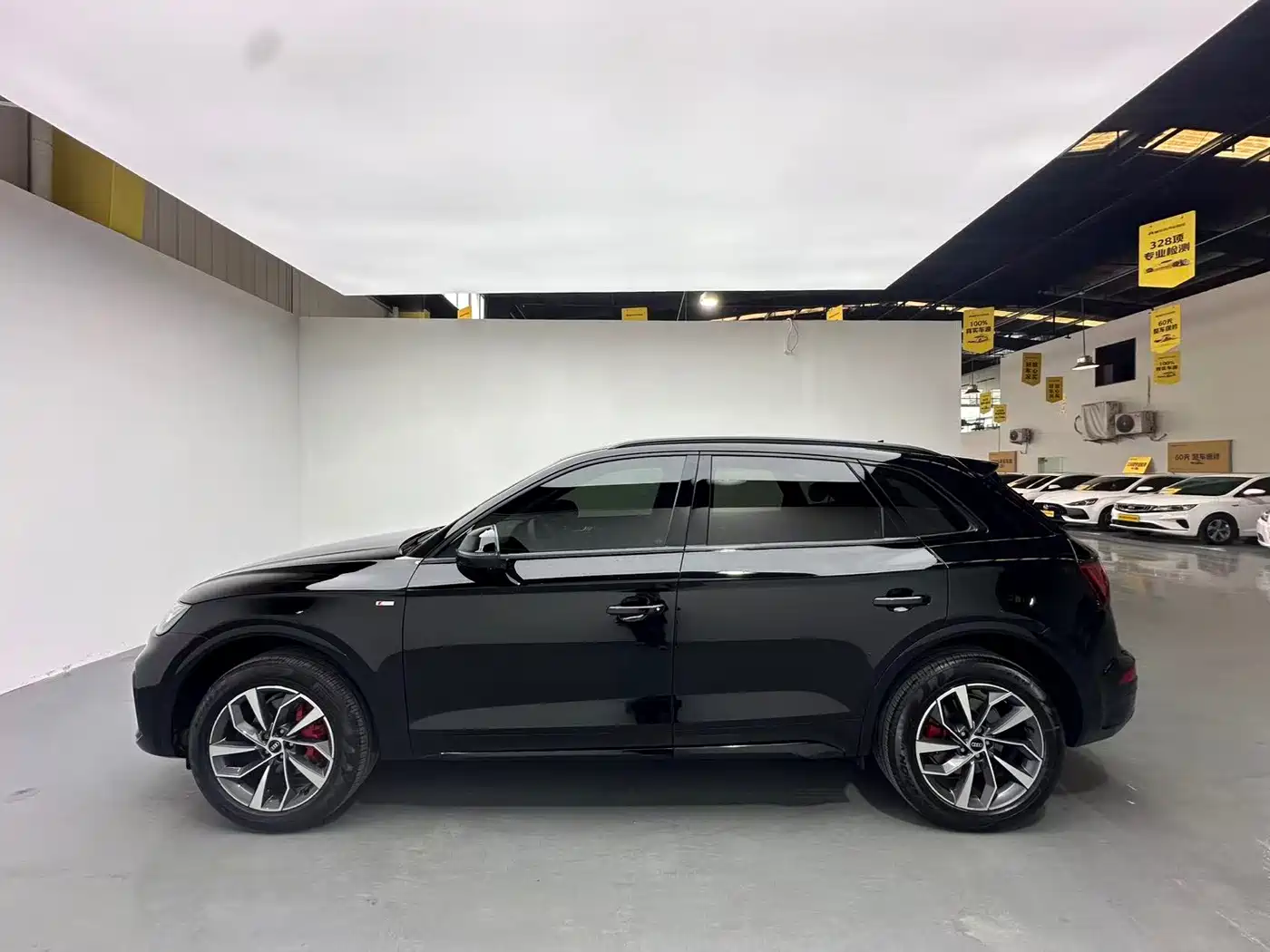 Audi Q5L 2024 Model 40 TFSI Luxury Dynamic фото 3