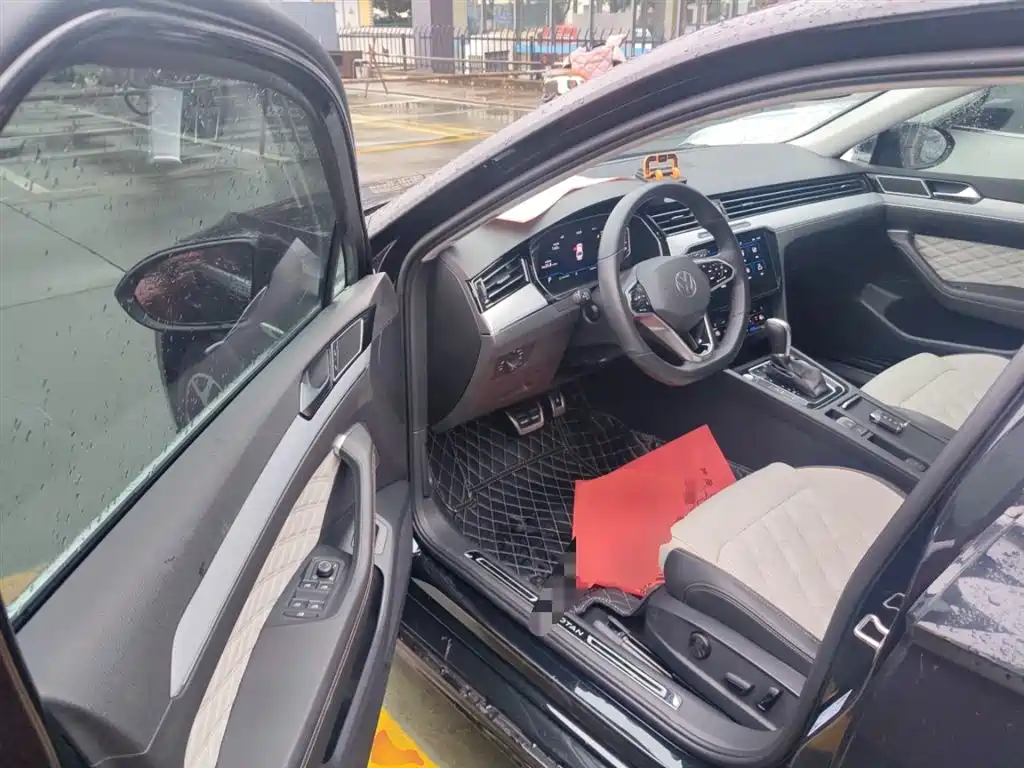 Volkswagen Magotan 2023 Model 2 Million Commemorative Edition 330TSI DSG Luxury фото 16
