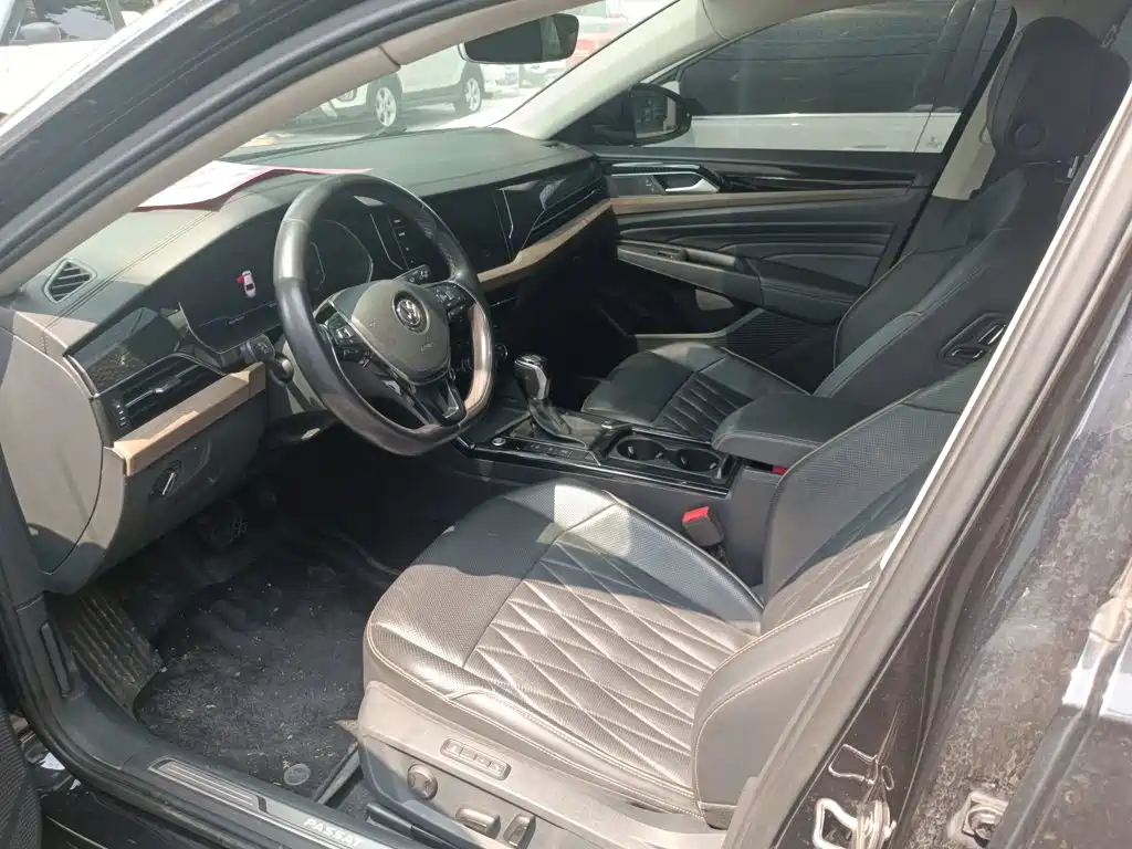 Photo 11 - Volkswagen Passat