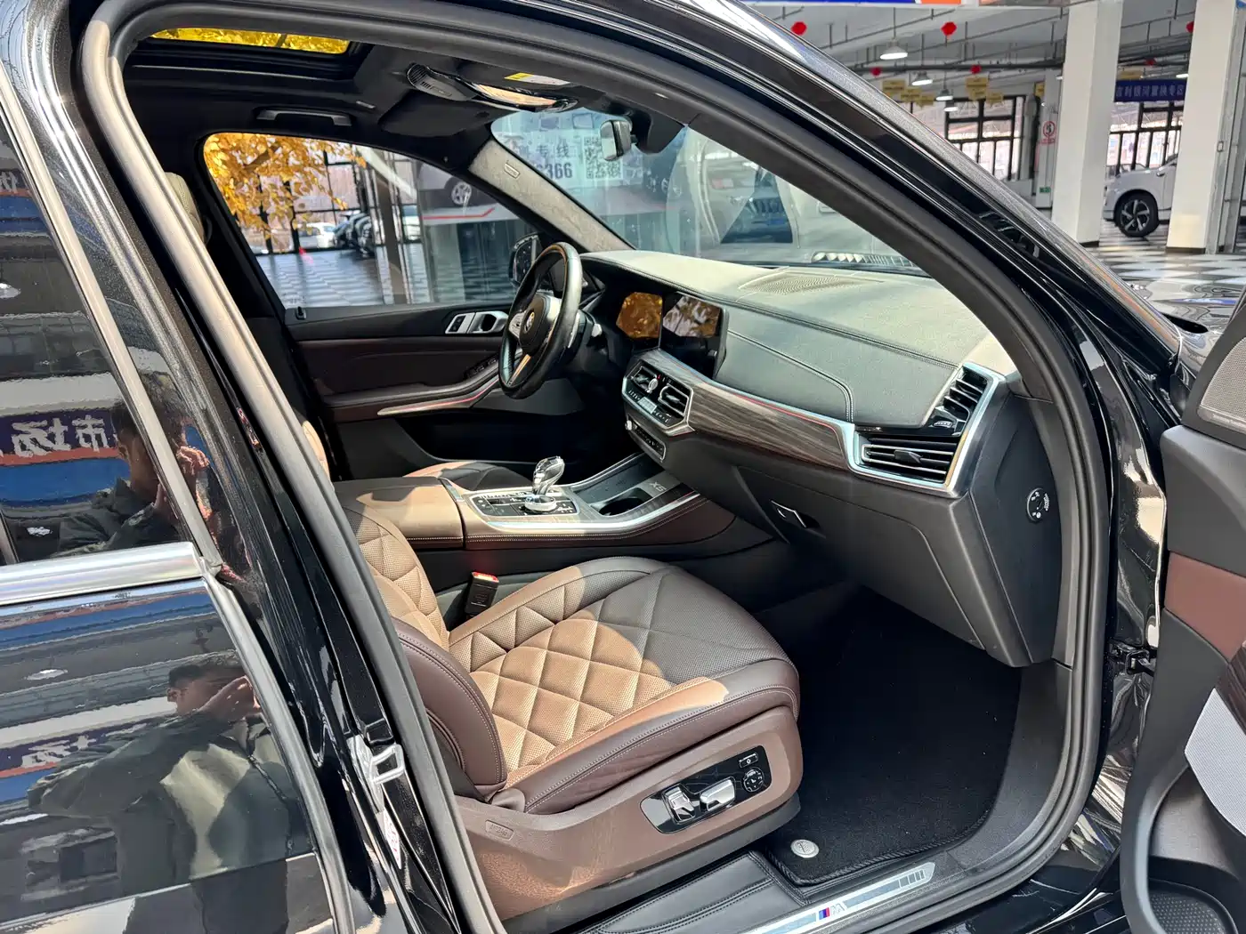 BMW X5 2022 Model xDrive 40Li M Sport Package фото 21