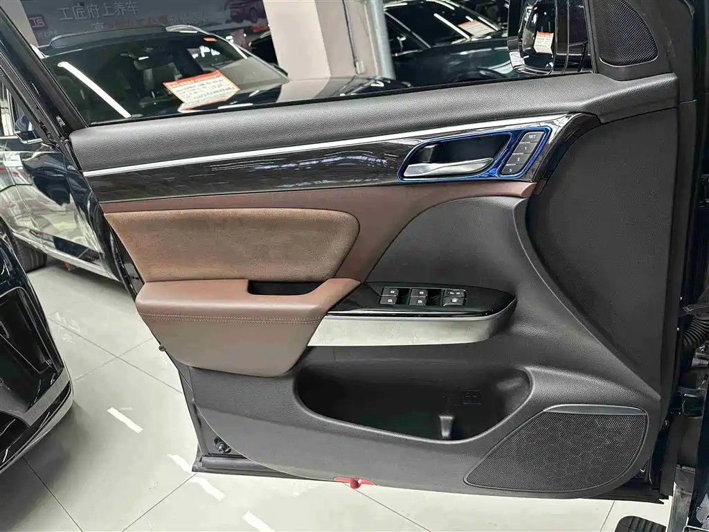 GAC Trumpchi Trumpchi GS8 2017 320T AWD Luxury Smart Connect (7-Seater) фото 17