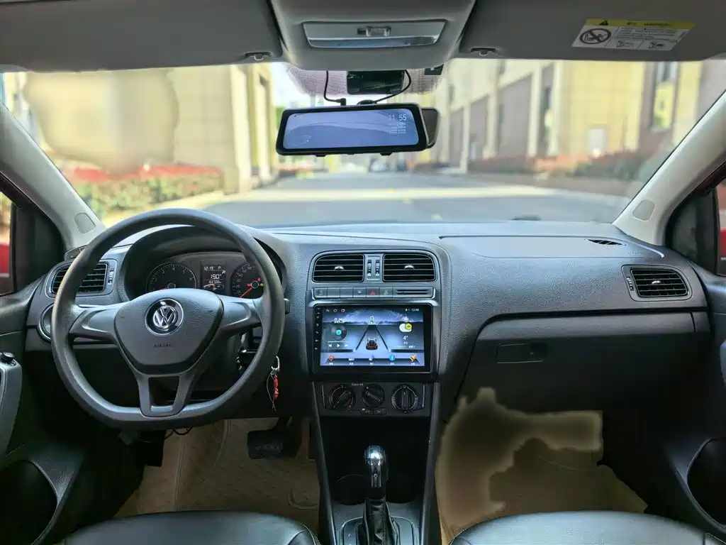 Volkswagen Polo 2018 1.5L Auto Safe Drive фото 14