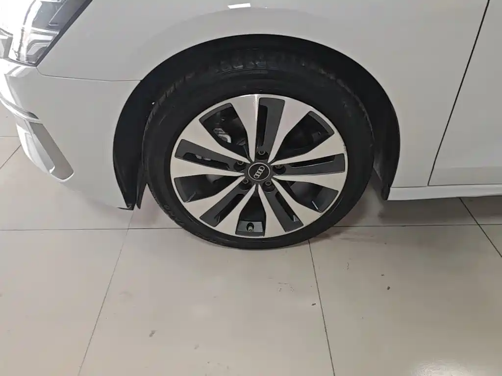 Фото 23 - Audi A3