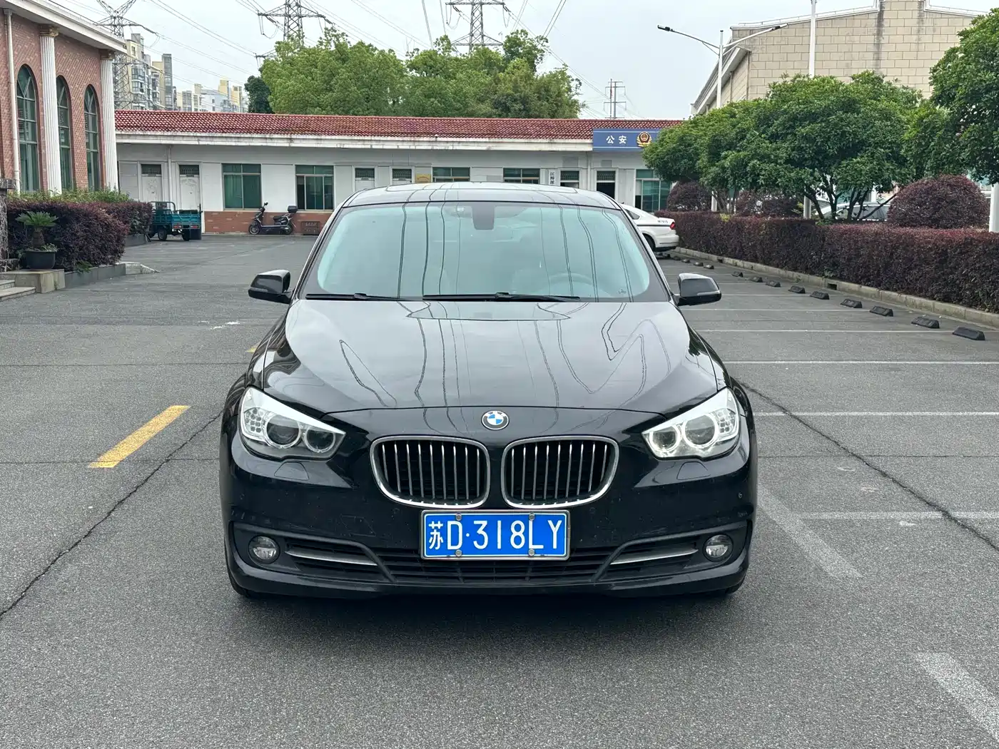 BMW 5 Series GT 2015 528i Leading фото 2