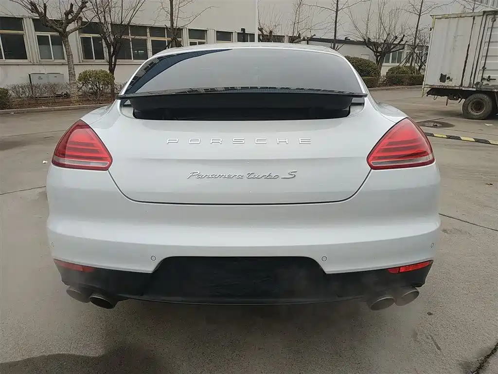 Porsche Panamera 2016 Panamera 4 Edition 3.0T фото 6