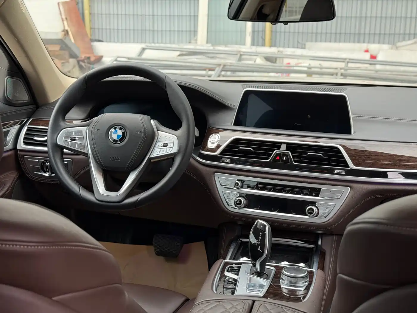 BMW 7 Series 2019 740Li Premium Luxury Package фото 18