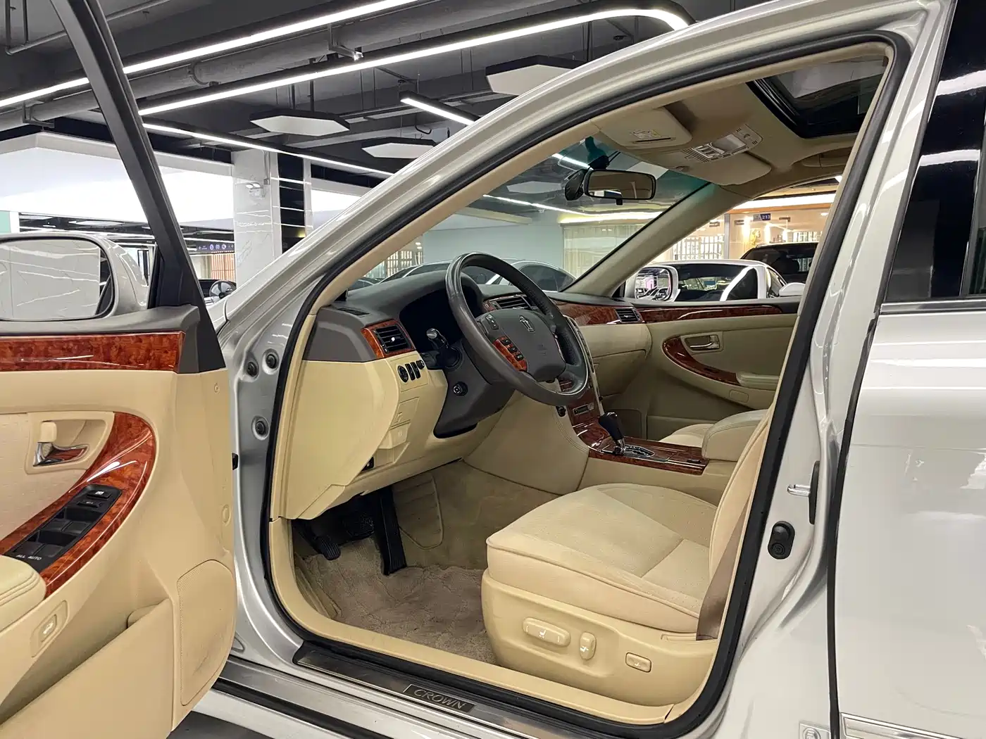 Toyota Crown 2007 2.5L Royal Special Edition фото 6