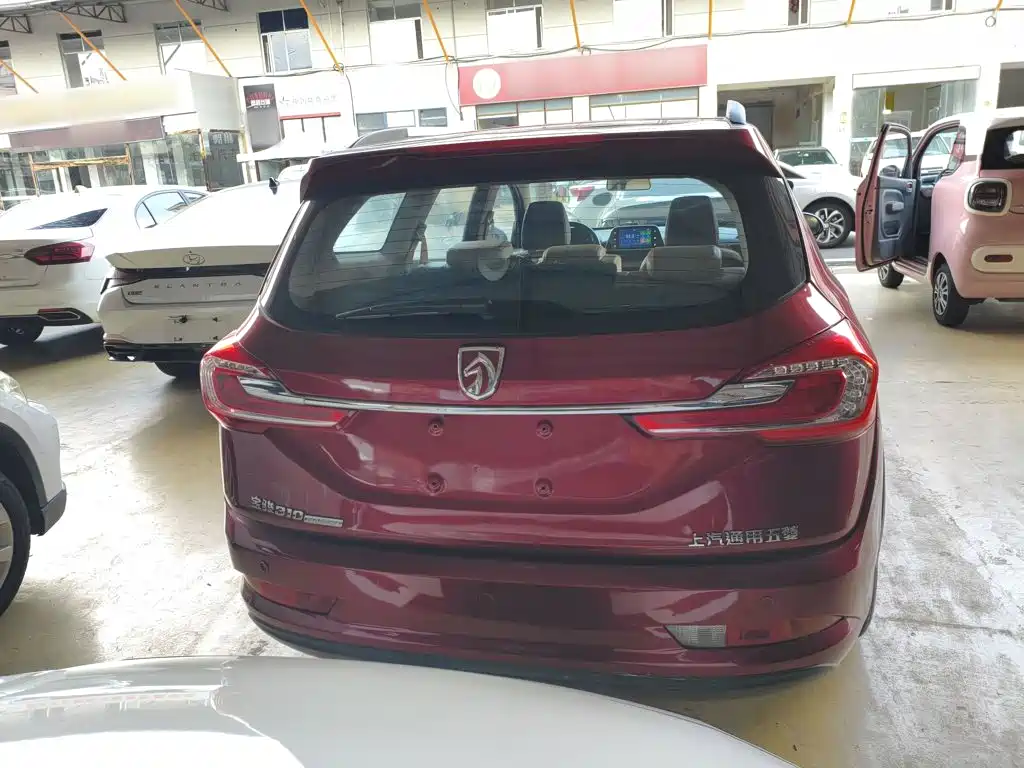 Baojun 310W 2018 2017 1.5L Manual Fashion Edition (China V)