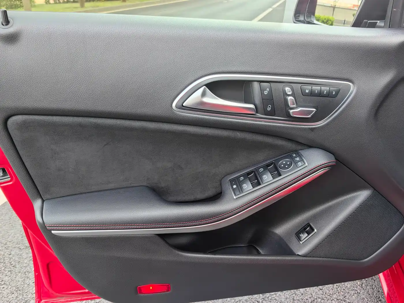 Mercedes-Benz CLA (Import) 2017 CLA 220 4MATIC фото 6