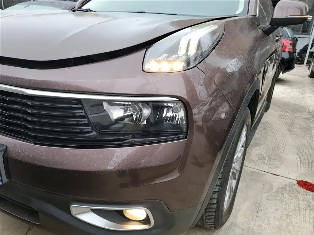 Lynk & Co 01 2017 2.0T 2WD фото 18