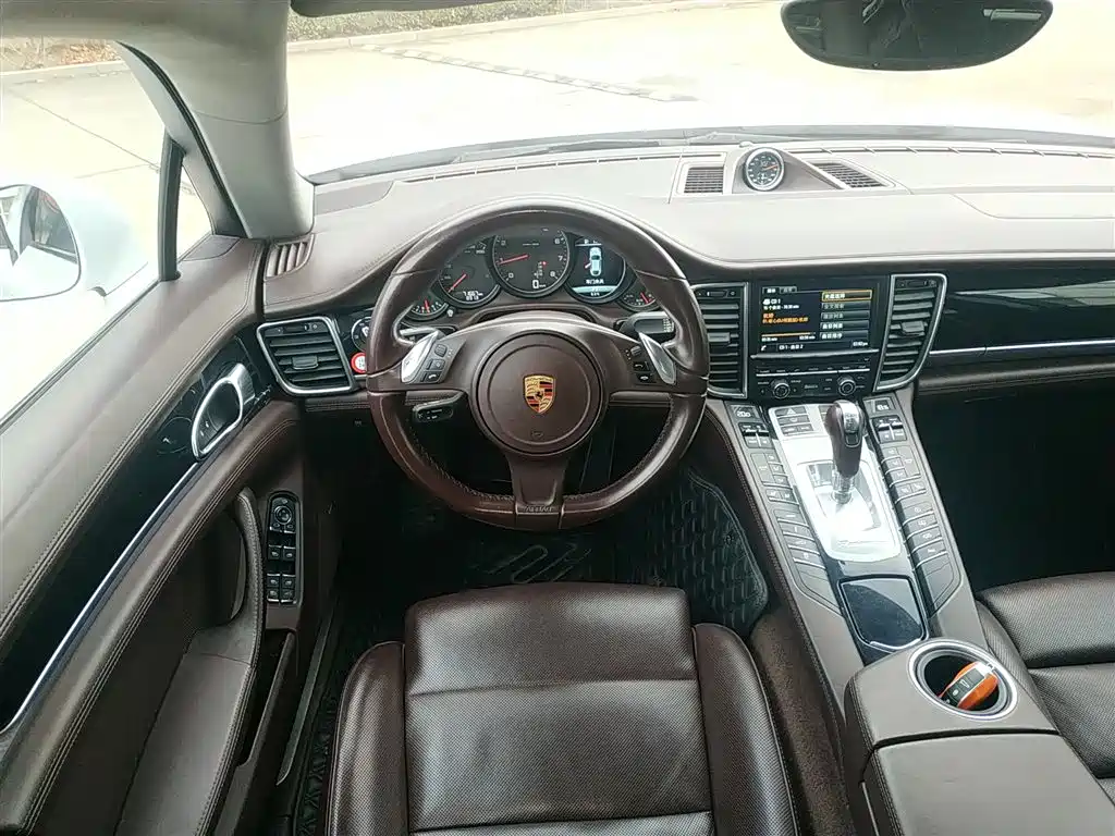 Porsche Panamera 2016 Panamera 4 Edition 3.0T фото 11