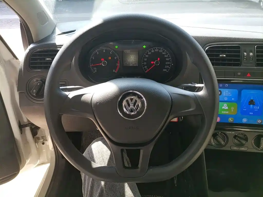Volkswagen Polo 2016 1.4L Manual Trend фото 11