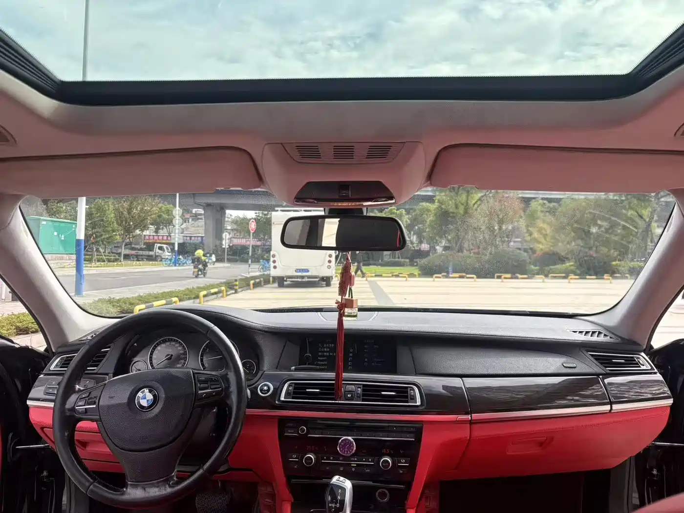 BMW 7 Series 2011 730Li Elegance фото 19