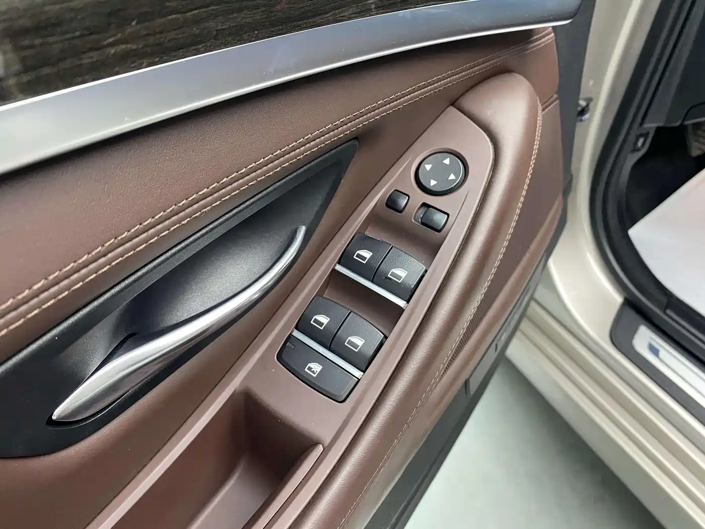 BMW 5 Series 2014 525Li Luxury Design Package фото 29