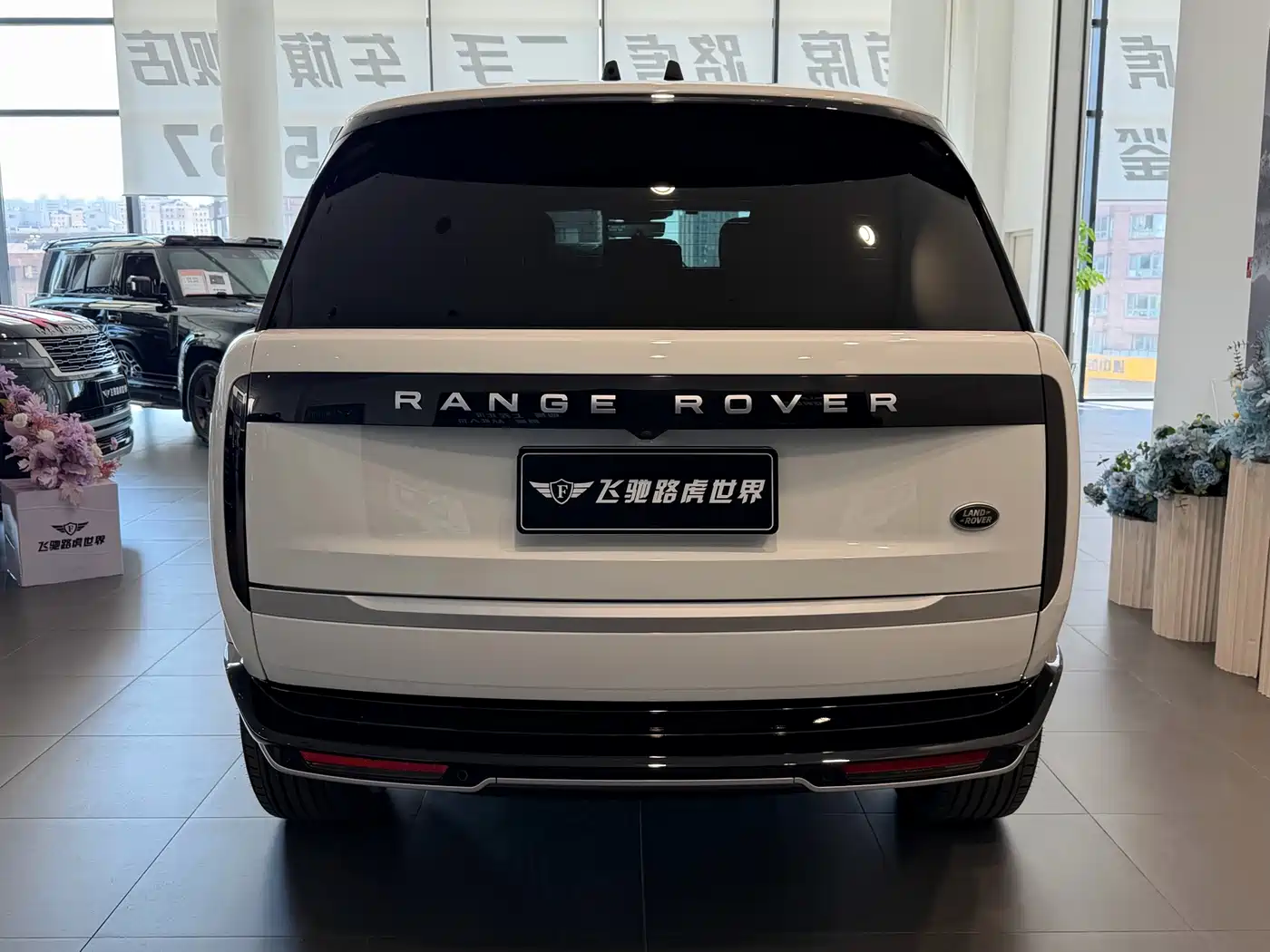 Land Rover Range Rover 2023 2023 3.0 L6 400PS Genesis Extended Version