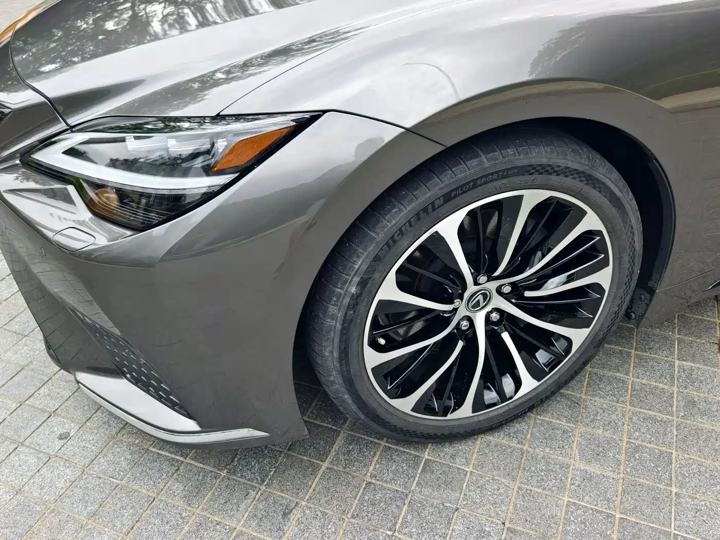 Lexus LS 2022 2021 500h Excellence Edition