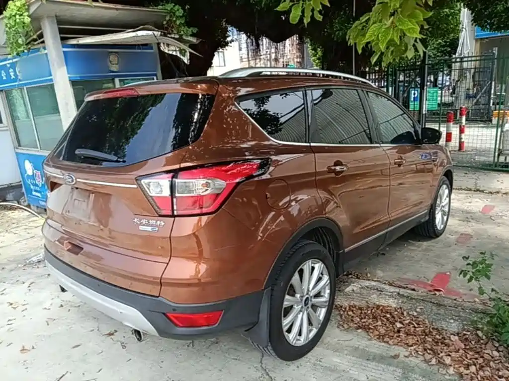 Фото 7 - Ford Kuga