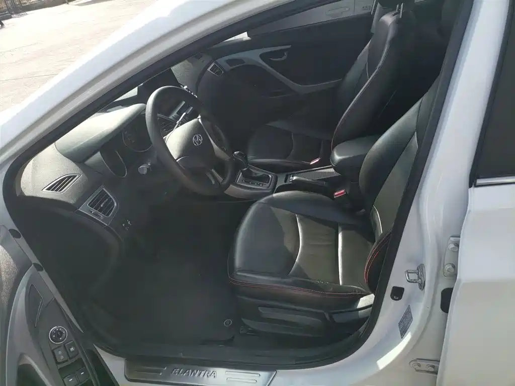 Hyundai Langdong 2016 1.6L Automatic Smart Edition фото 11