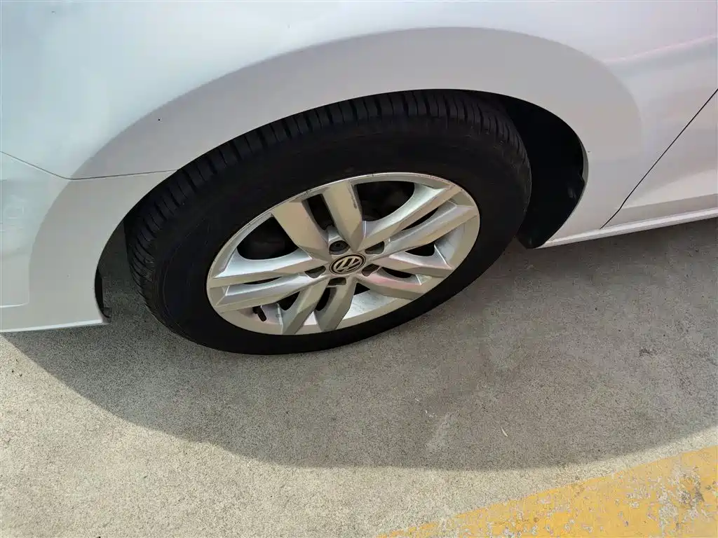Volkswagen Jetta 2017 1.5L Automatic Comfort фото 25