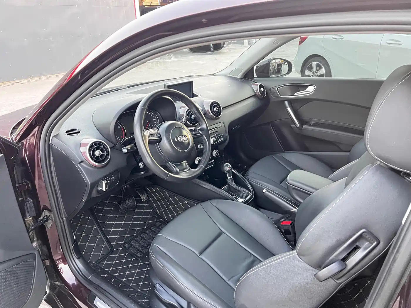 Audi A1 2014 30 TFSI Luxury фото 11