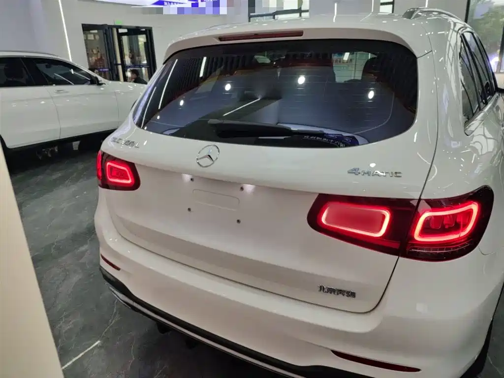 MERCEDES-BENZ GLC