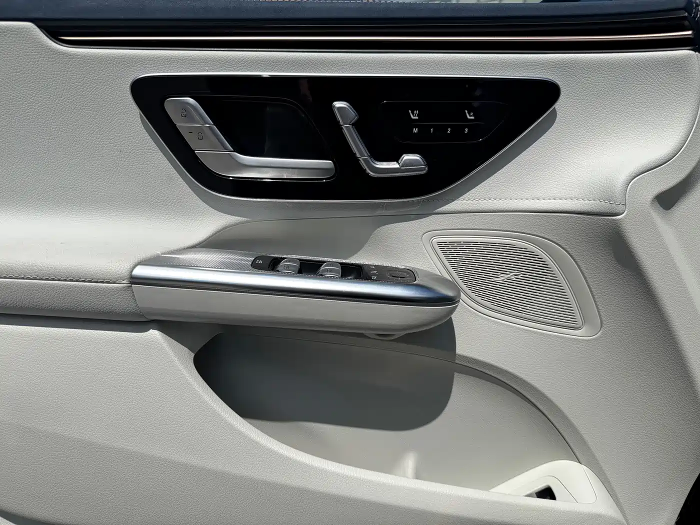 Mercedes-Benz EQE 2025 2025 Model 500 4MATIC Luxury Edition