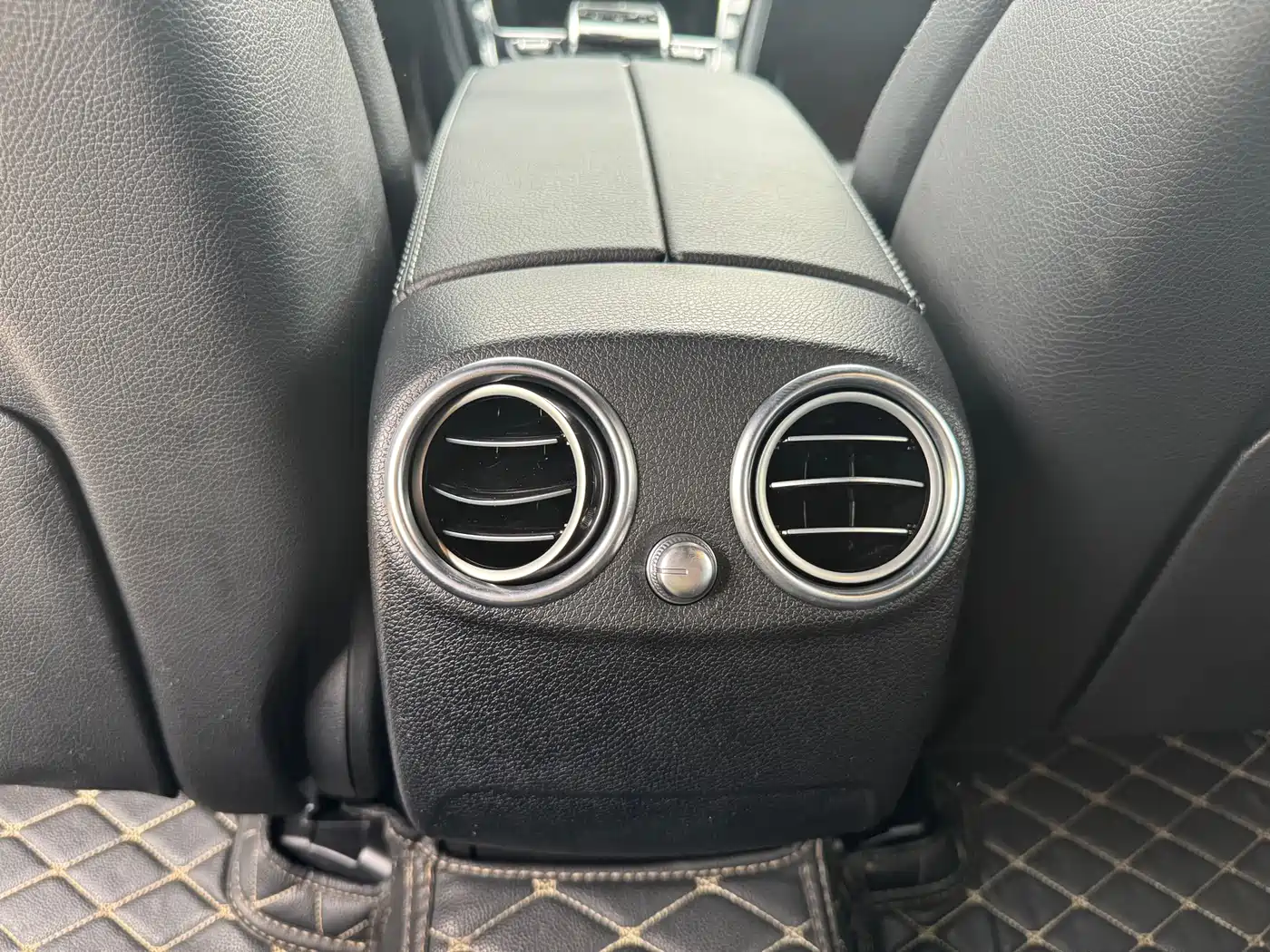 Mercedes-Benz GLC Coupe 2017 GLC 200 4MATIC Coupe SUV фото 15