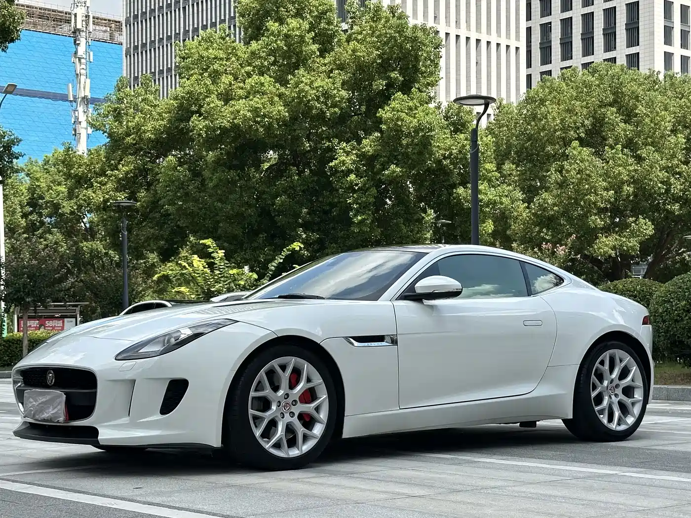 Фото 1 - Jaguar F-TYPE