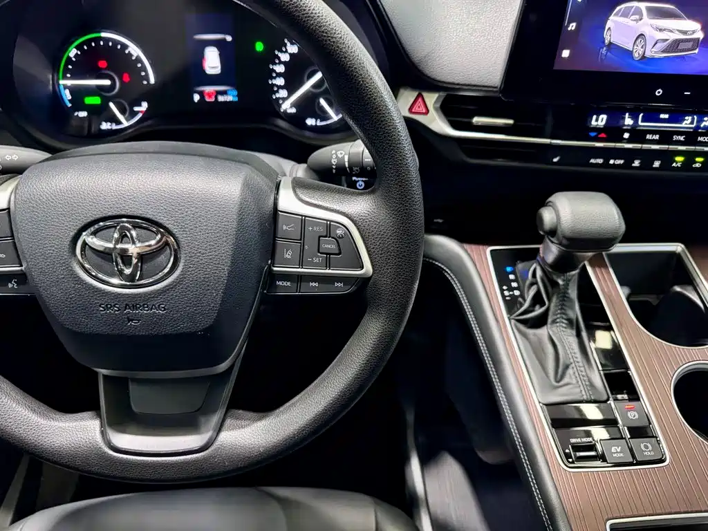 Toyota Granvia 2024 2024 2.5L Hybrid Luxury