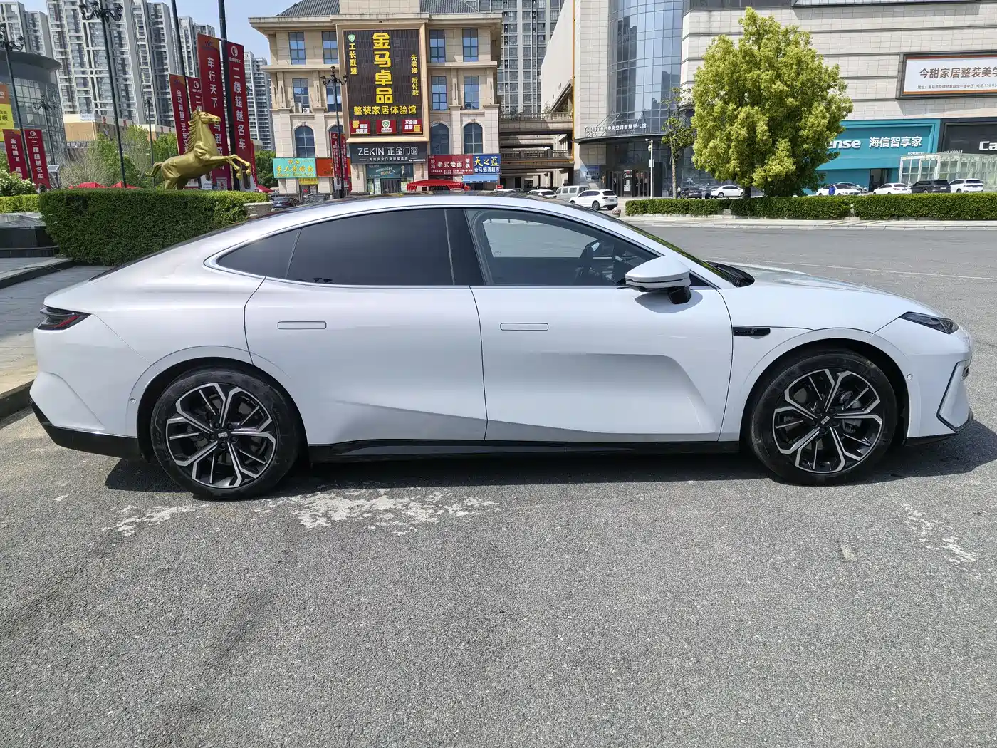 Geely Galaxy Galaxy E8 2025 700km Long Voyage Smart Drive Edition фото 7